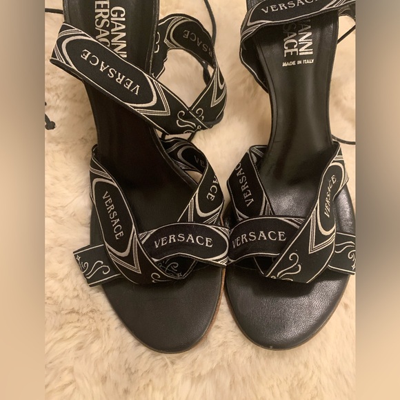 š„š„VERSACE Sandals Size 9 (Europe 40) - Picture 4 of 15